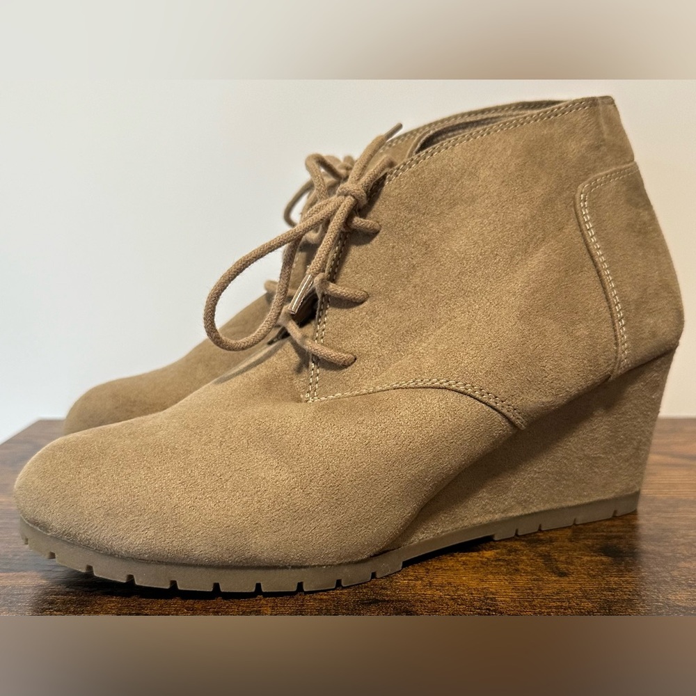 Faded Glory Womens Tan Faux Suede Wedge Booties Size 9